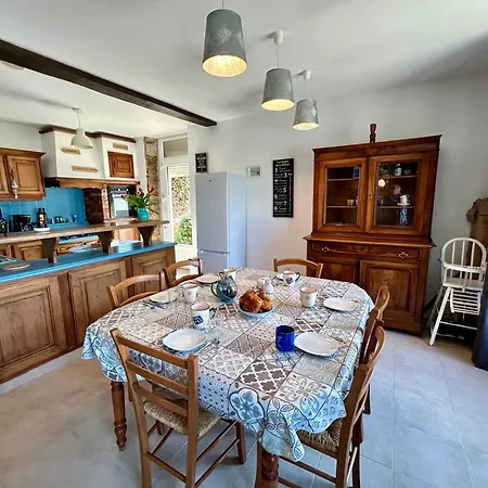 Charming Seaside Family - Sleeps 8 Saint-Michel-en-Grève