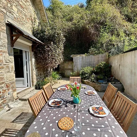 Charming Seaside Family - Sleeps 8